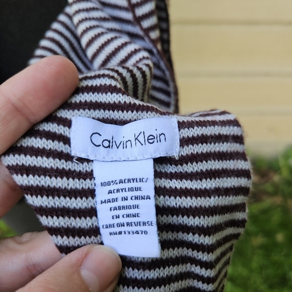 Calvin Klein gray white burgundy striped spellout scarf - Picture 3 of 6